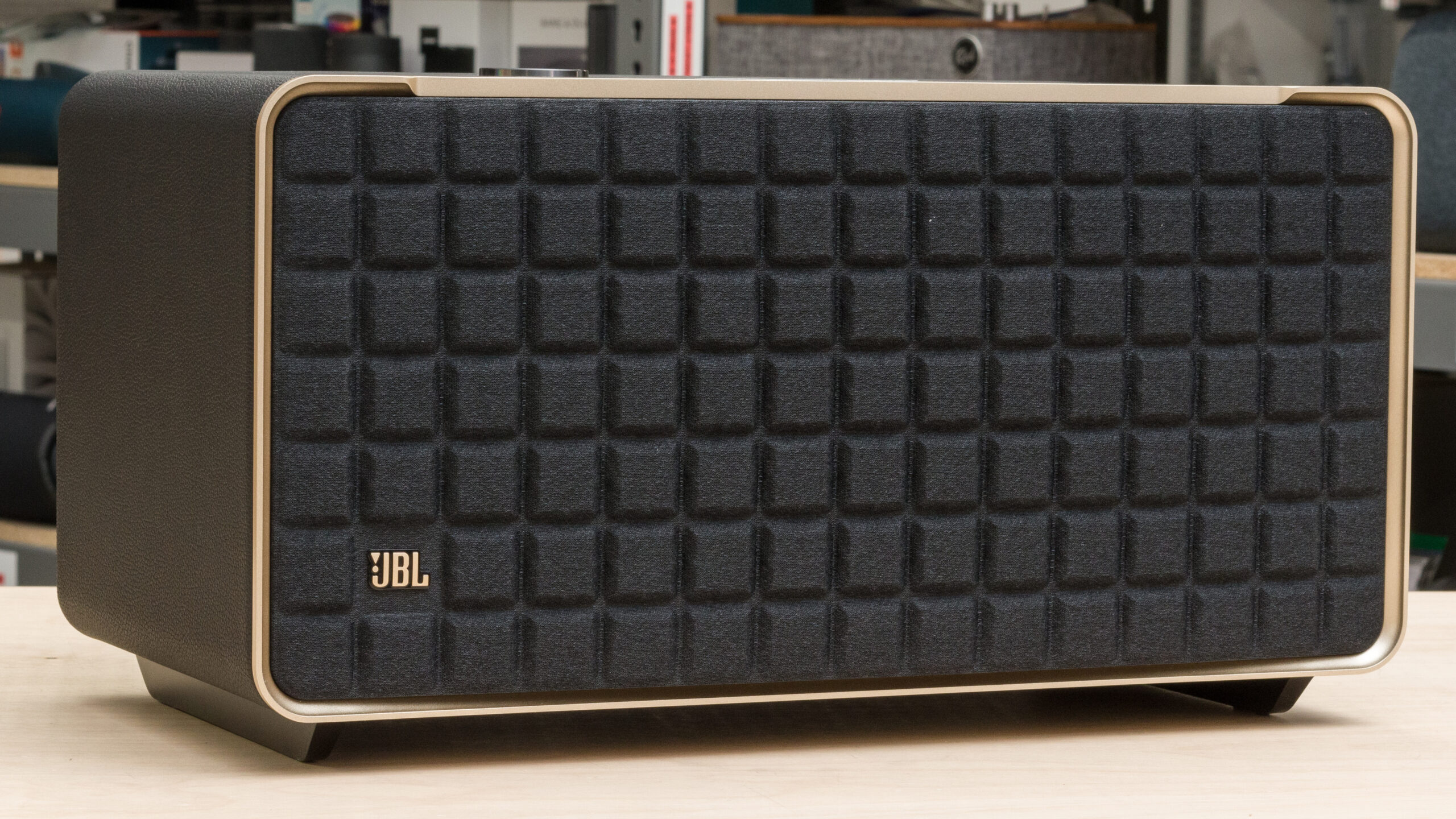 JBL Authentics 500